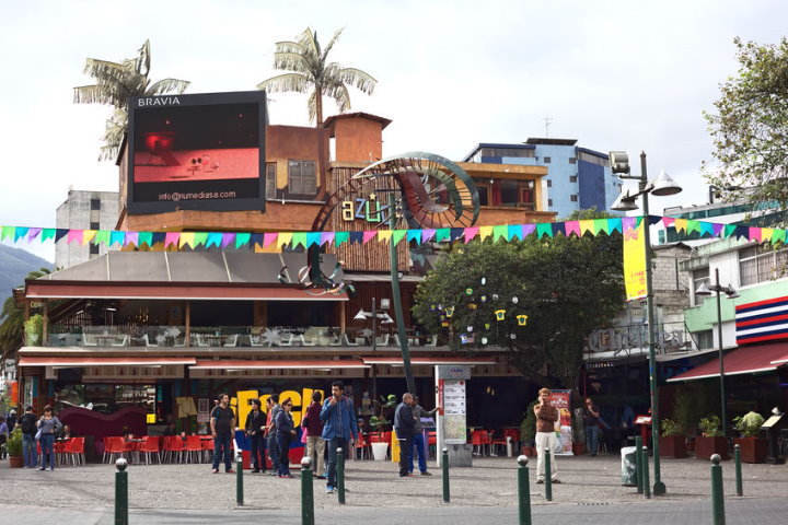 Plaza Foch, New Town, Quito, Ecuador